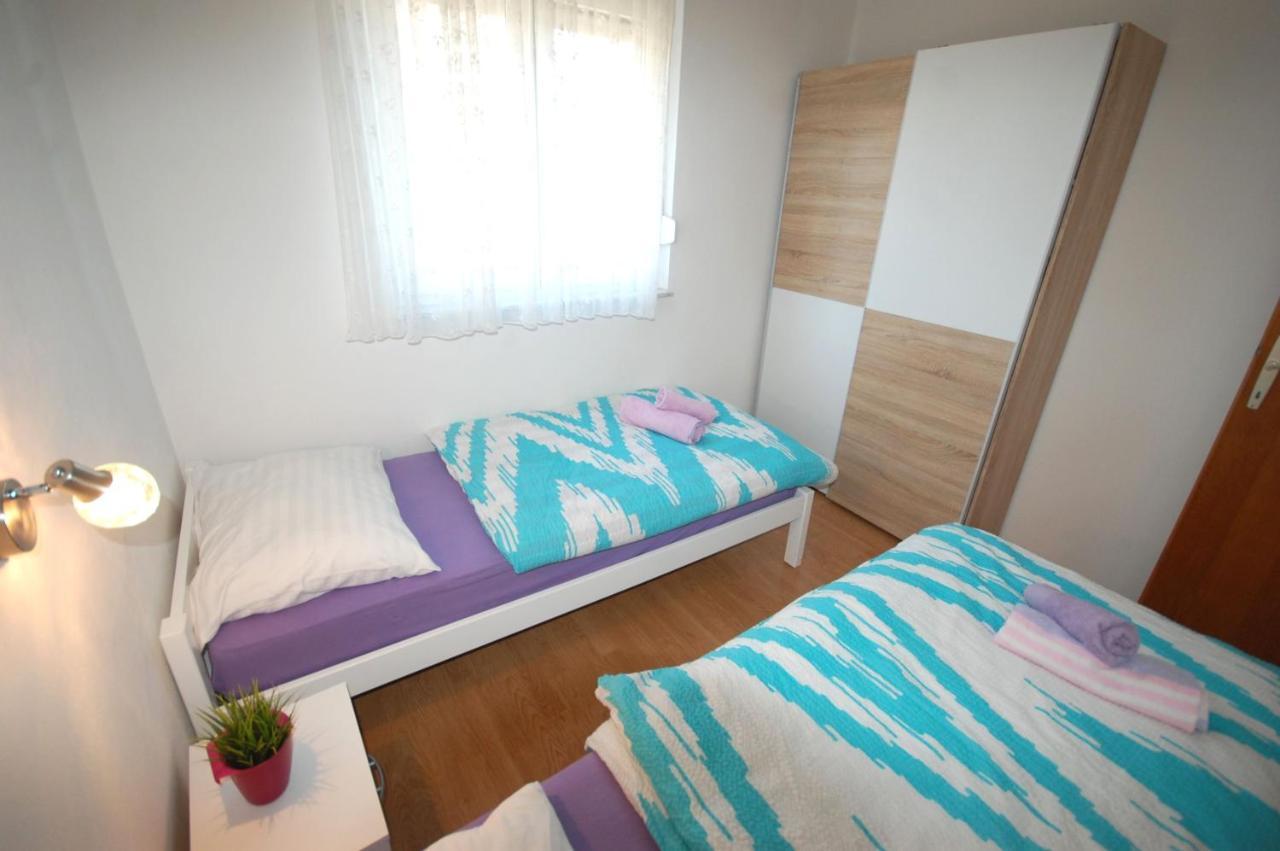 Apartments Dida By El-Pi Tours Njivice Eksteriør billede